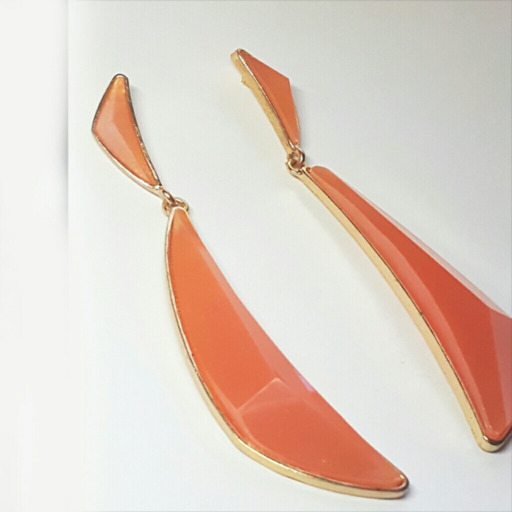 Long curved peach pendant